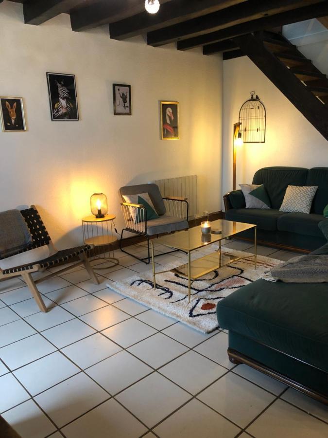 Gite A La Ferme Chaleureux Avec Cheminee Preveranges Exterior foto