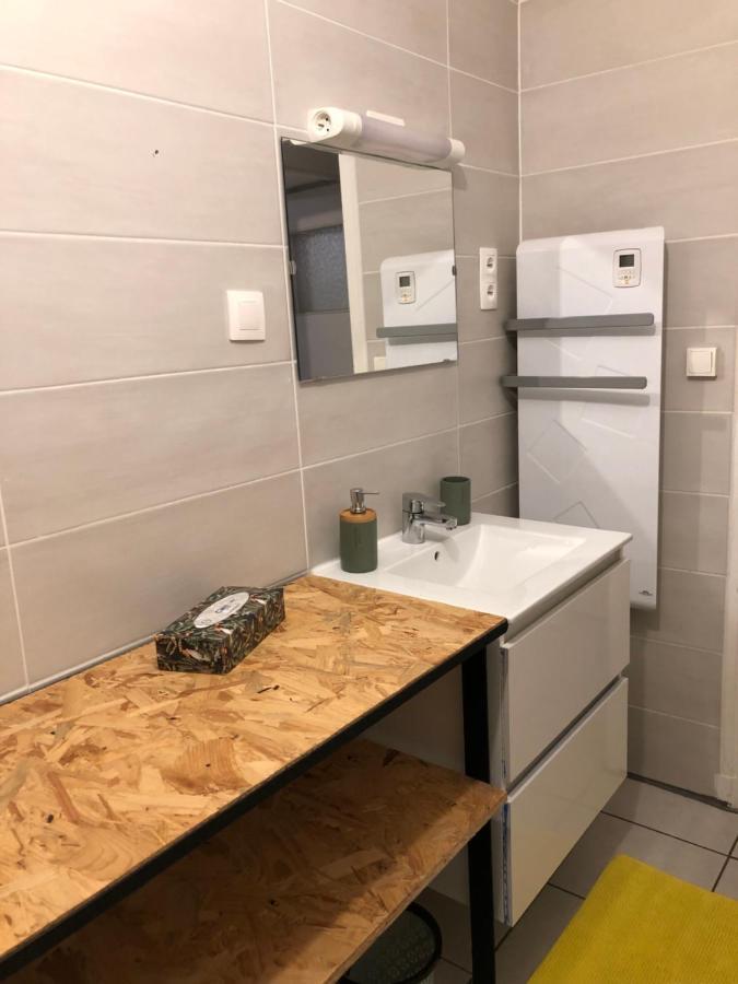 Gite A La Ferme Chaleureux Avec Cheminee Preveranges Exterior foto