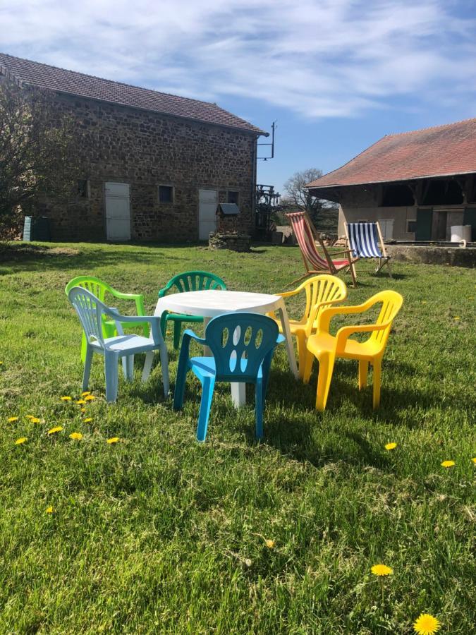 Gite A La Ferme Chaleureux Avec Cheminee Preveranges Exterior foto